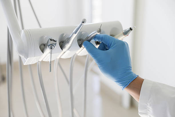 Professional Tooth Extraction technician working in Chandler, OK